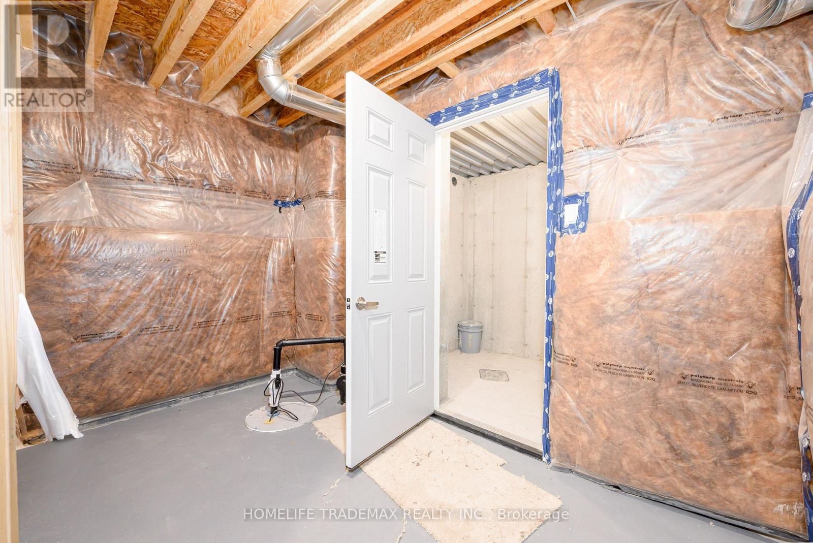 29 Hennessey Crescent, Kawartha Lakes (Lindsay), Ontario  K9V 0P3 - Photo 14 - X12537930