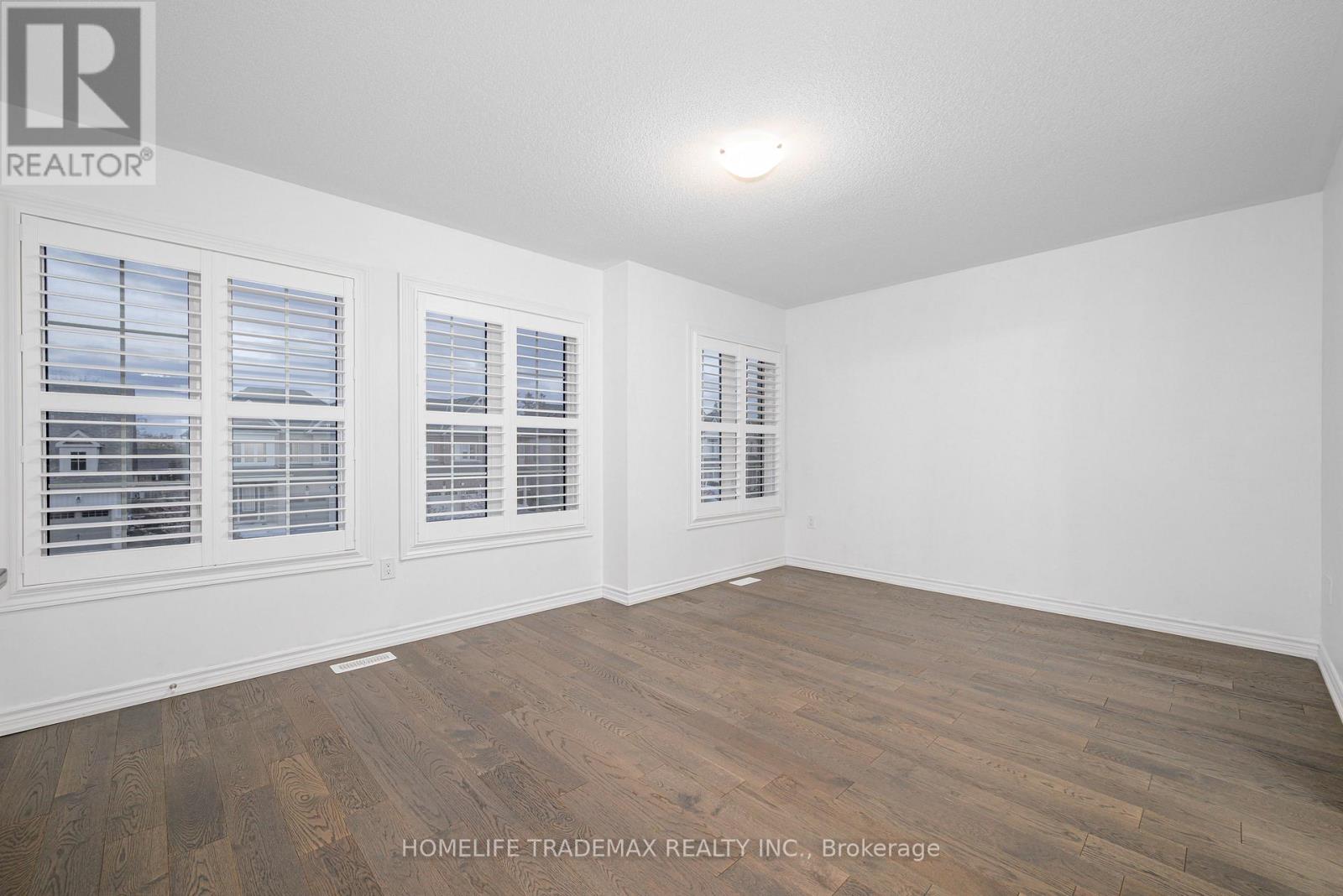 29 Hennessey Crescent, Kawartha Lakes (Lindsay), Ontario  K9V 0P3 - Photo 18 - X12537930