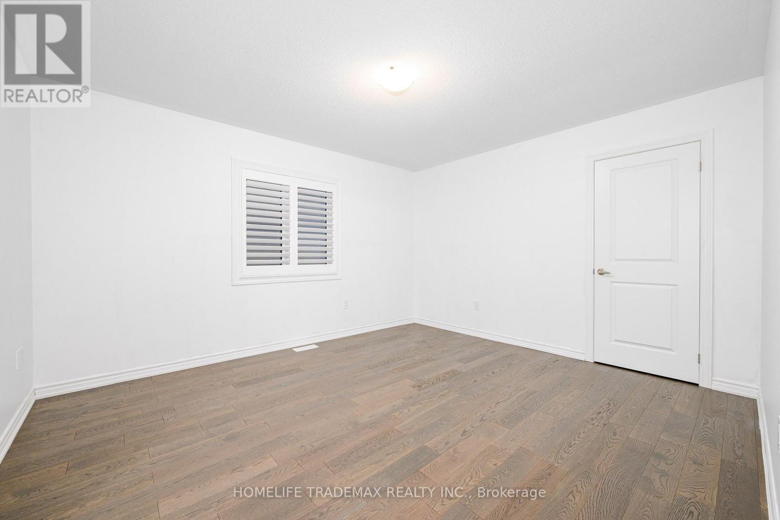 29 Hennessey Crescent, Kawartha Lakes (Lindsay), Ontario  K9V 0P3 - Photo 19 - X12537930