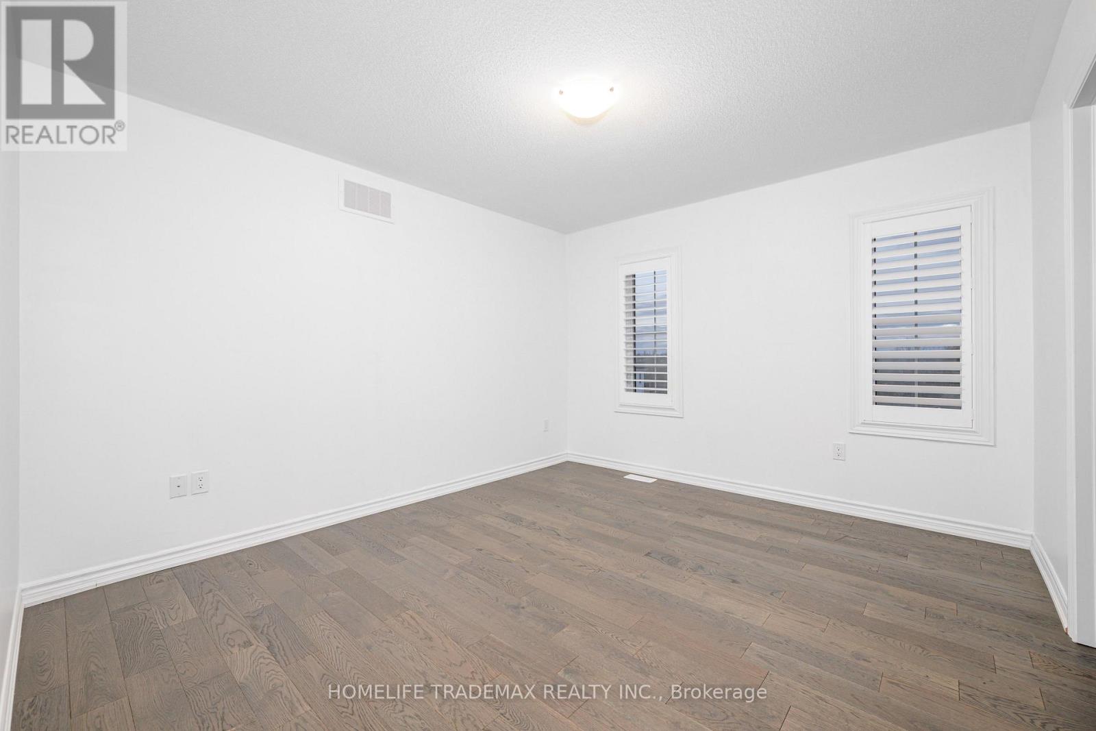 29 Hennessey Crescent, Kawartha Lakes (Lindsay), Ontario  K9V 0P3 - Photo 20 - X12537930