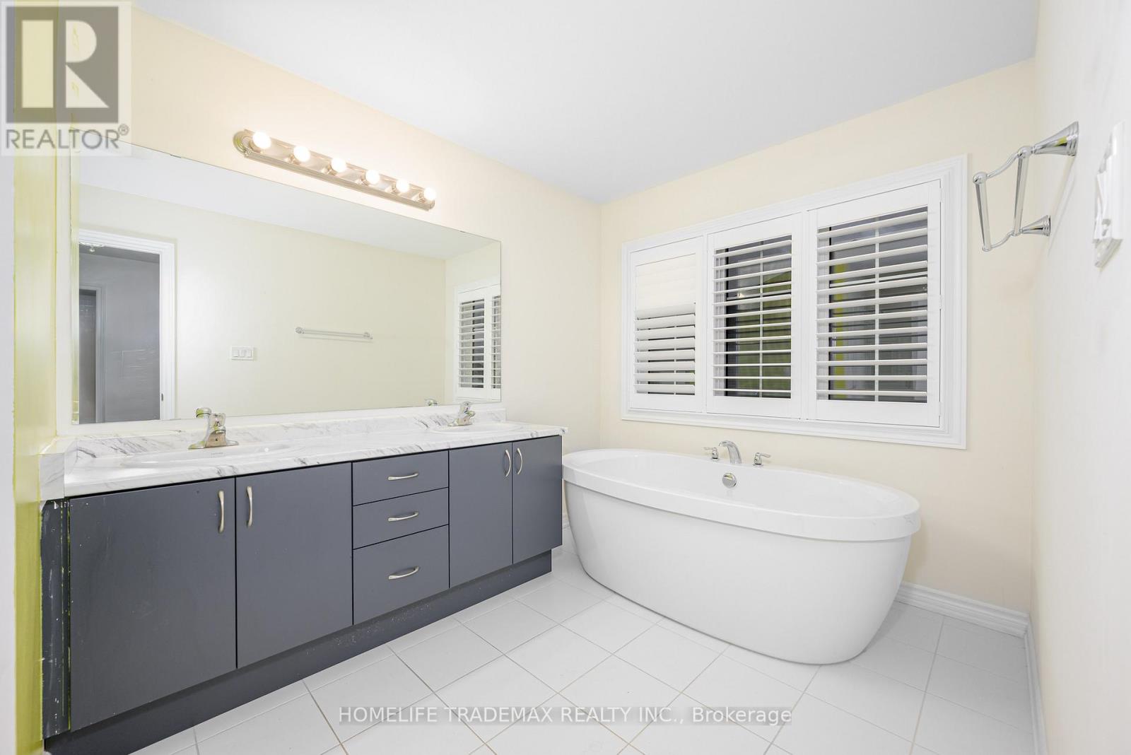 29 Hennessey Crescent, Kawartha Lakes (Lindsay), Ontario  K9V 0P3 - Photo 25 - X12537930