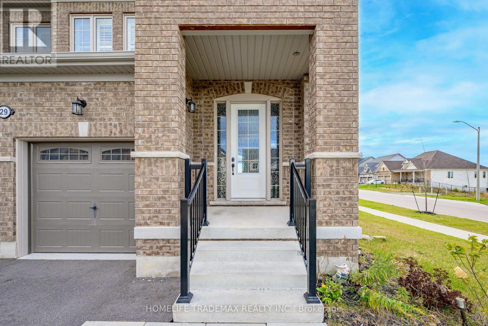 29 Hennessey Crescent, Kawartha Lakes (Lindsay), Ontario  K9V 0P3 - Photo 31 - X12537930