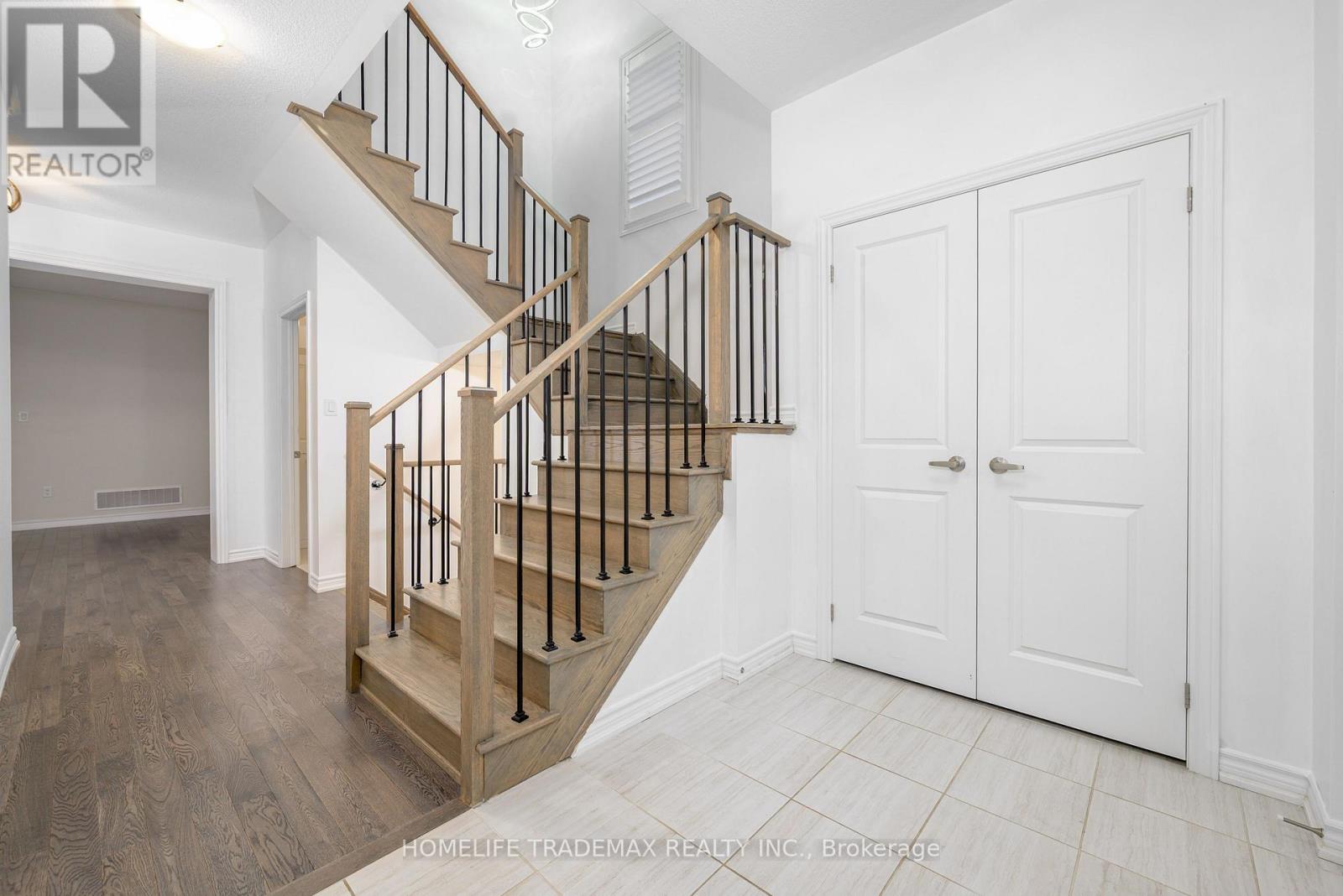 29 Hennessey Crescent, Kawartha Lakes (Lindsay), Ontario  K9V 0P3 - Photo 33 - X12537930