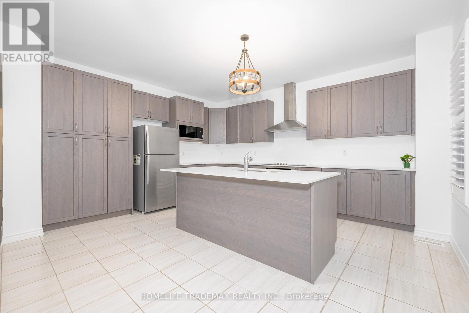 29 Hennessey Crescent, Kawartha Lakes (Lindsay), Ontario  K9V 0P3 - Photo 38 - X12537930