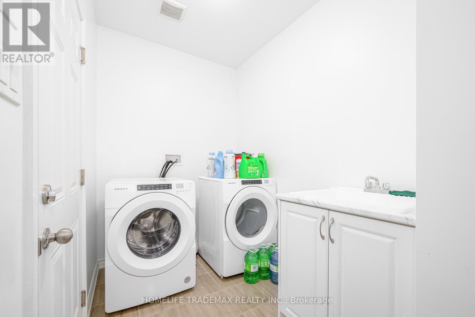 29 Hennessey Crescent, Kawartha Lakes (Lindsay), Ontario  K9V 0P3 - Photo 40 - X12537930