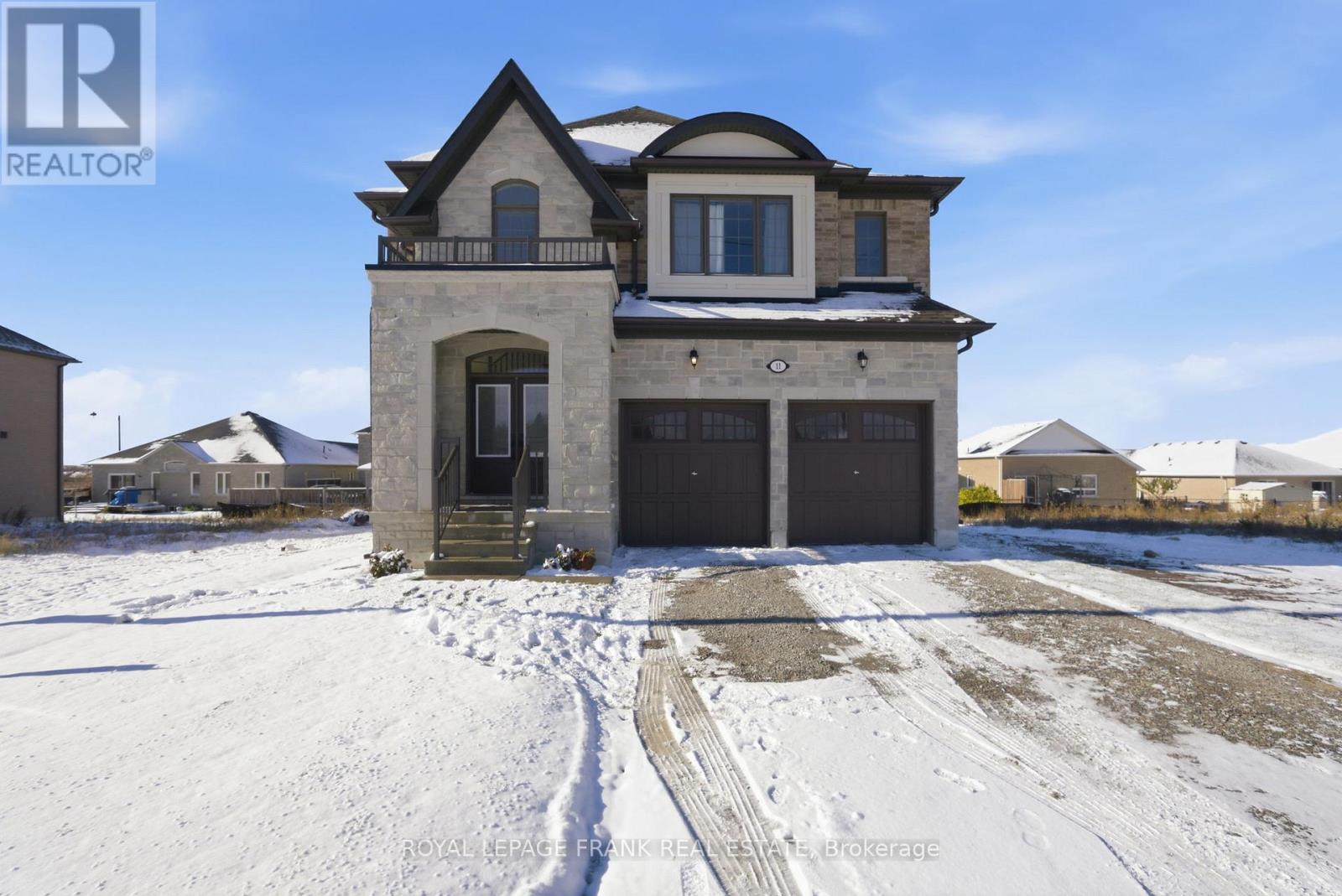 11 Fisher Road, Kawartha Lakes (Lindsay), Ontario  K9V 0P8 - Photo 1 - X12538368