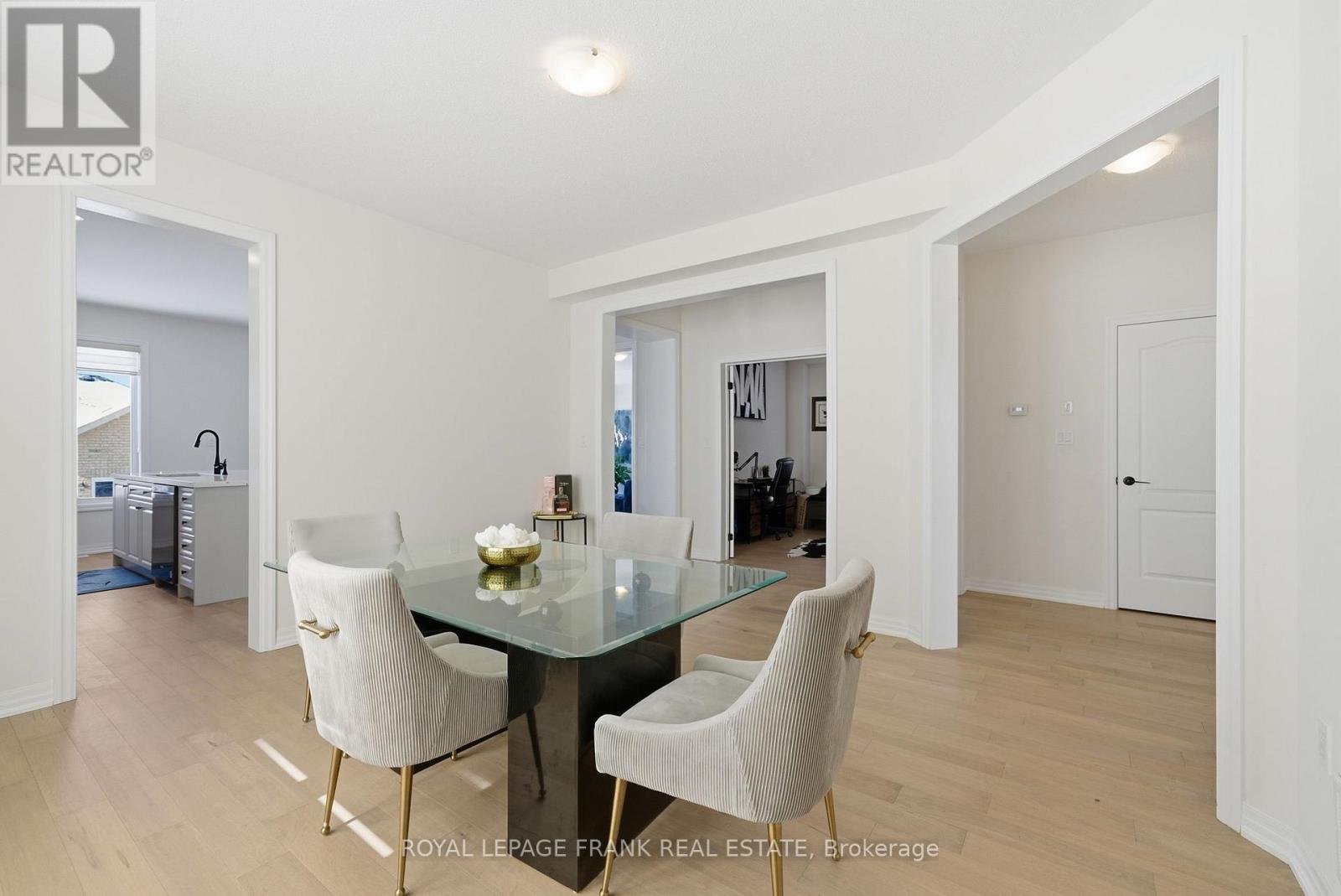 11 Fisher Road, Kawartha Lakes (Lindsay), Ontario  K9V 0P8 - Photo 12 - X12538368