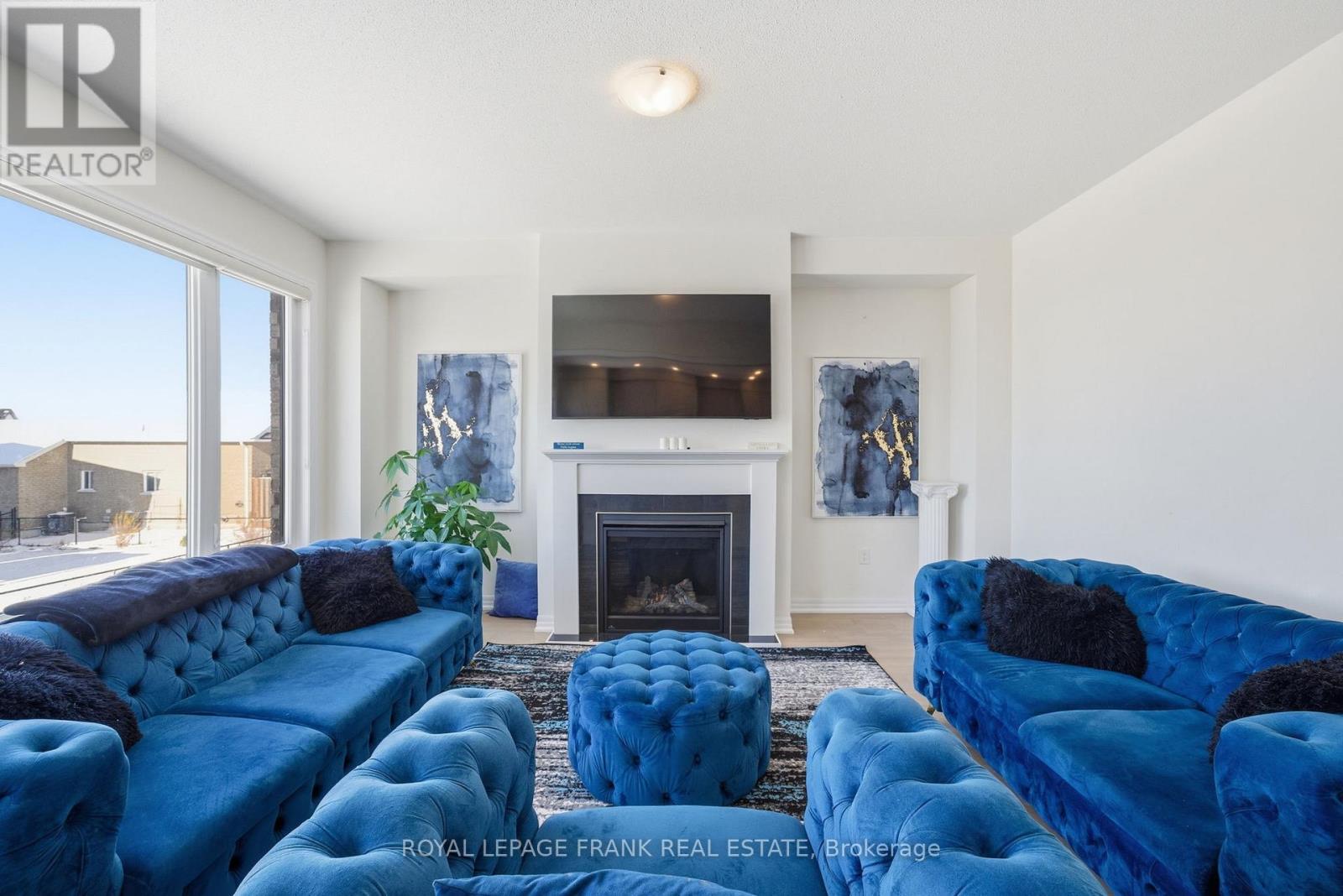 11 Fisher Road, Kawartha Lakes (Lindsay), Ontario  K9V 0P8 - Photo 16 - X12538368