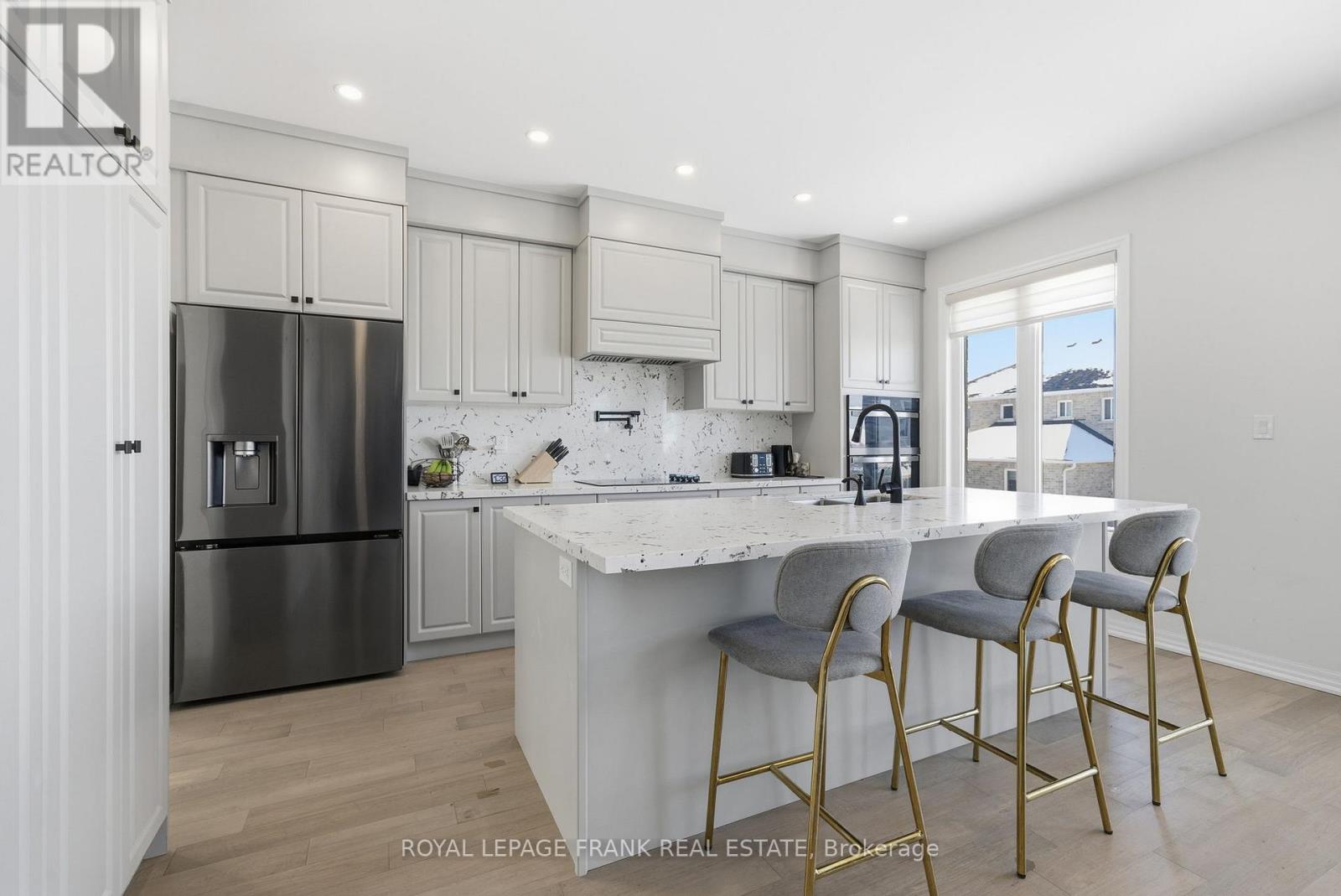 11 Fisher Road, Kawartha Lakes (Lindsay), Ontario  K9V 0P8 - Photo 22 - X12538368