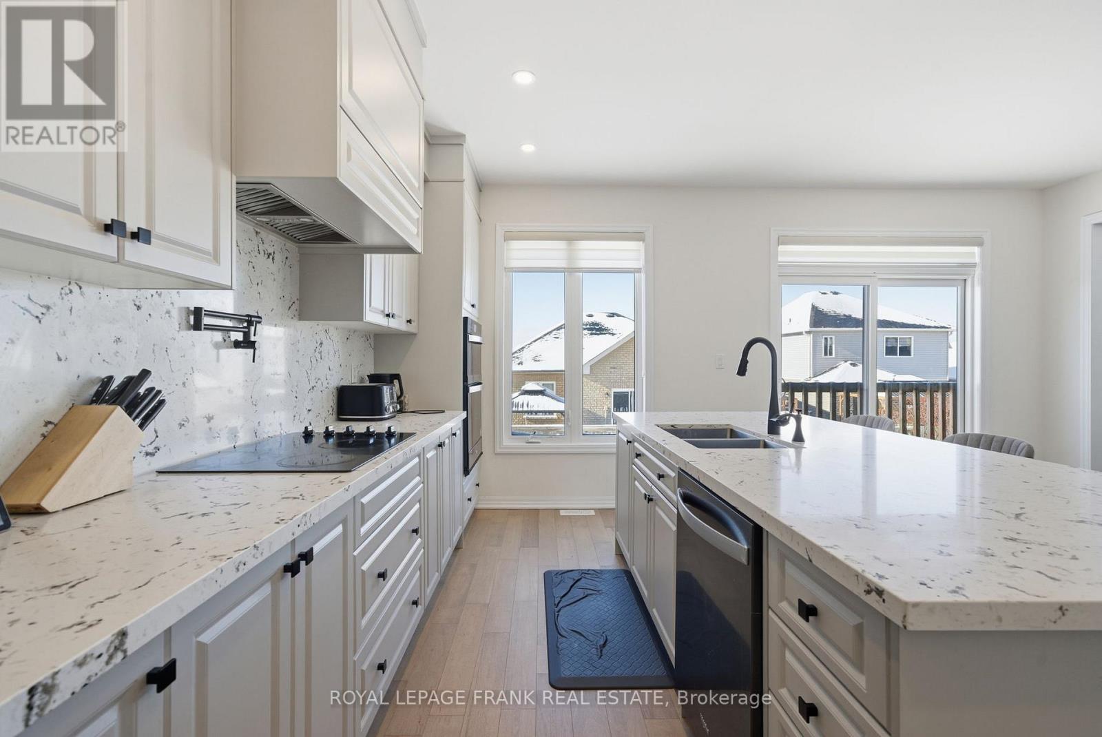 11 Fisher Road, Kawartha Lakes (Lindsay), Ontario  K9V 0P8 - Photo 23 - X12538368