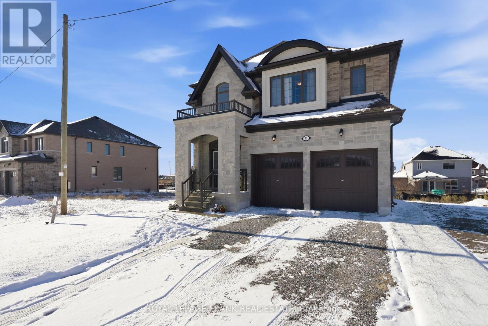 11 Fisher Road, Kawartha Lakes (Lindsay), Ontario  K9V 0P8 - Photo 3 - X12538368