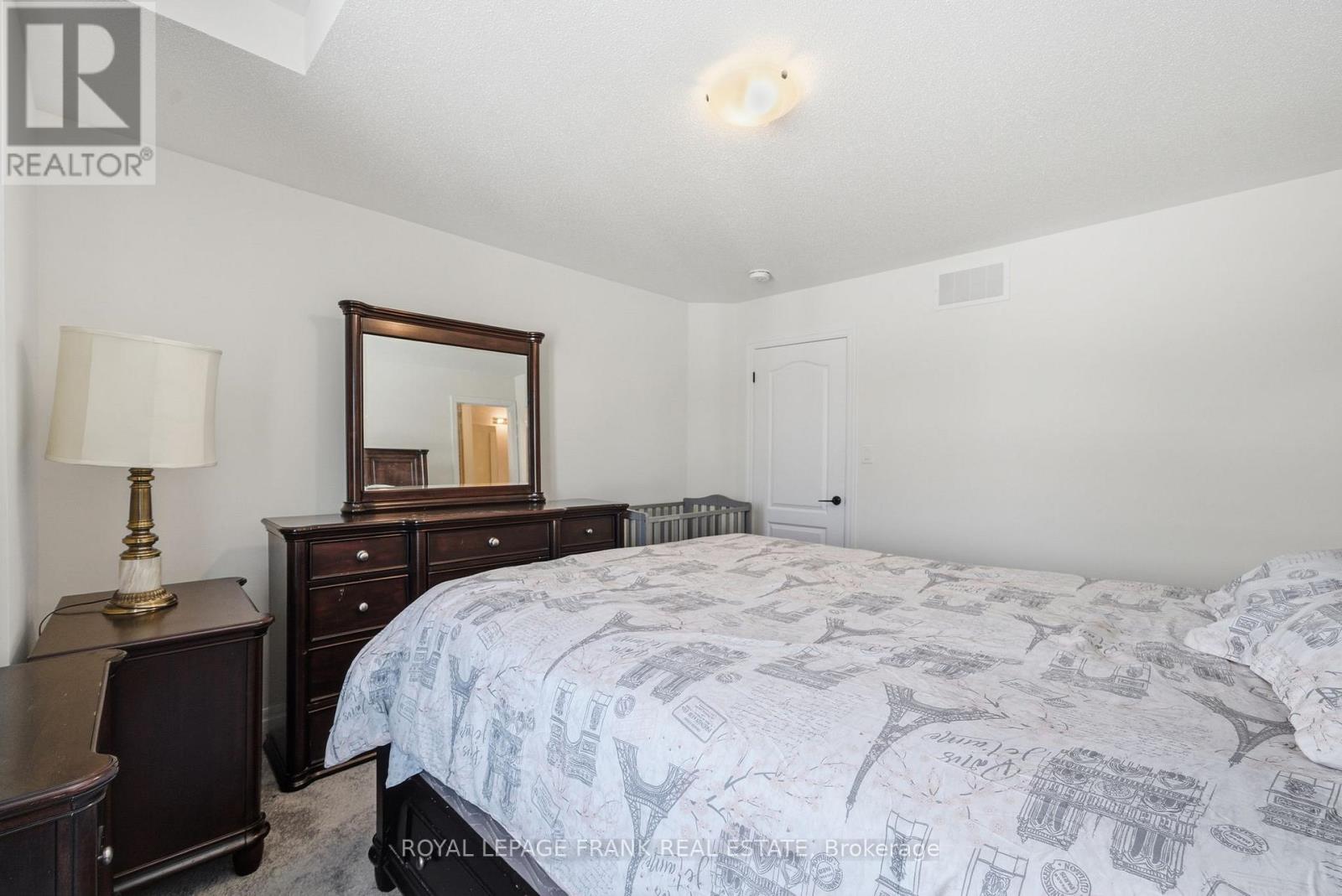 11 Fisher Road, Kawartha Lakes (Lindsay), Ontario  K9V 0P8 - Photo 31 - X12538368