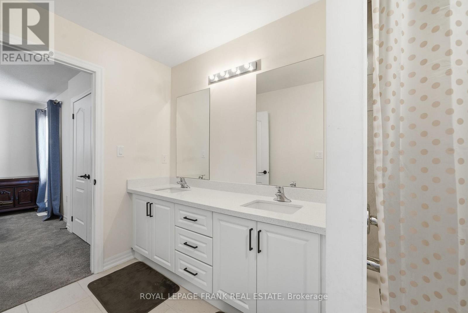 11 Fisher Road, Kawartha Lakes (Lindsay), Ontario  K9V 0P8 - Photo 32 - X12538368