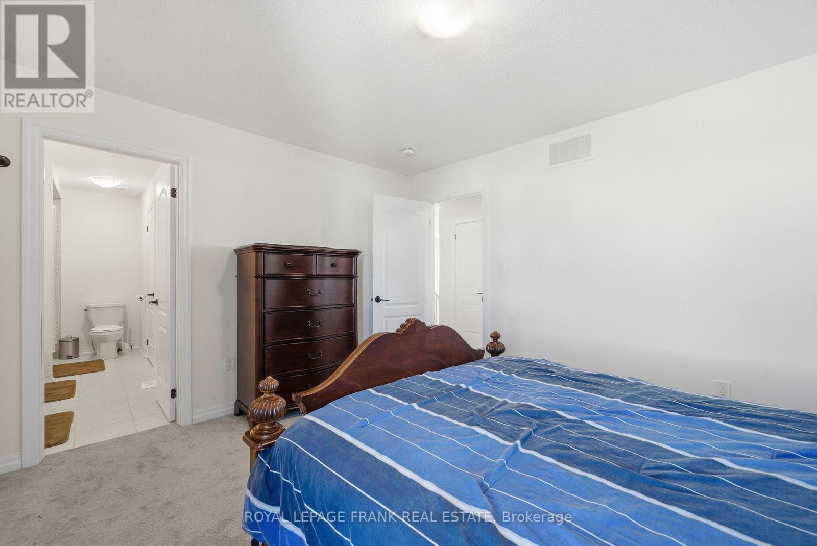 11 Fisher Road, Kawartha Lakes (Lindsay), Ontario  K9V 0P8 - Photo 35 - X12538368