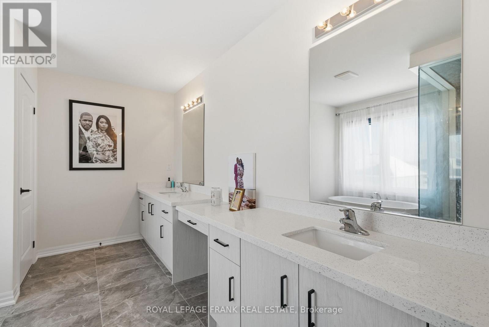 11 Fisher Road, Kawartha Lakes (Lindsay), Ontario  K9V 0P8 - Photo 40 - X12538368