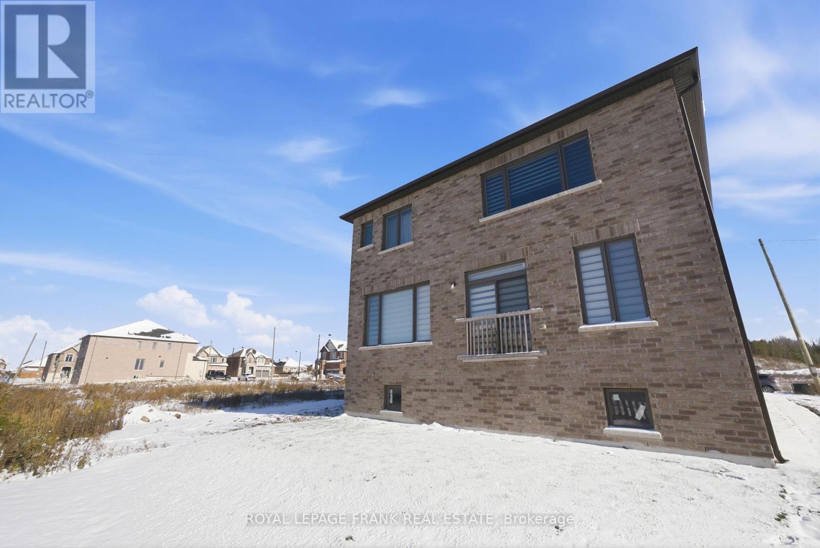 11 Fisher Road, Kawartha Lakes (Lindsay), Ontario  K9V 0P8 - Photo 45 - X12538368