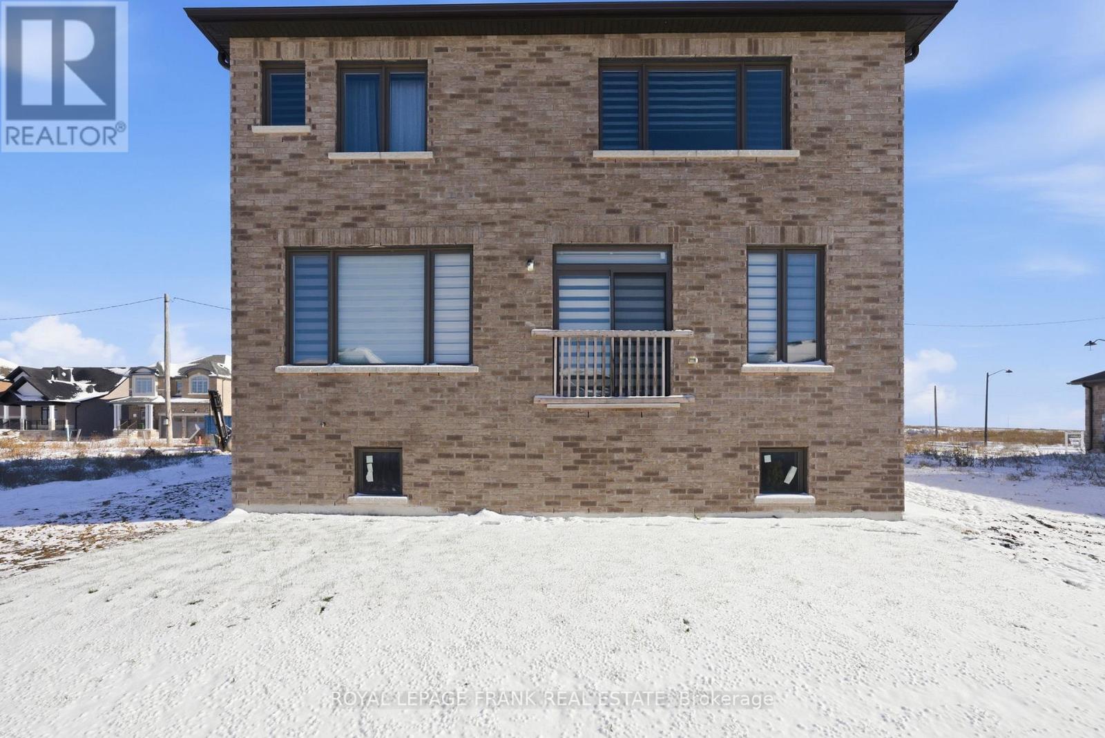 11 Fisher Road, Kawartha Lakes (Lindsay), Ontario  K9V 0P8 - Photo 46 - X12538368