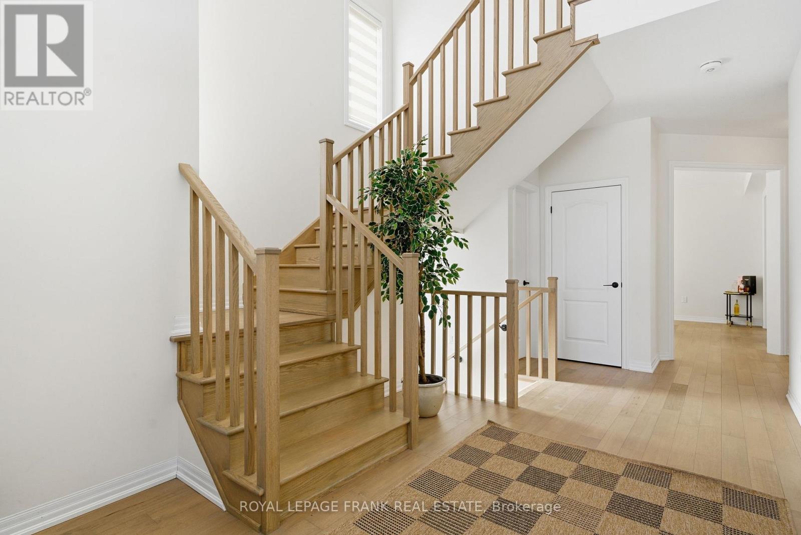 11 Fisher Road, Kawartha Lakes (Lindsay), Ontario  K9V 0P8 - Photo 7 - X12538368