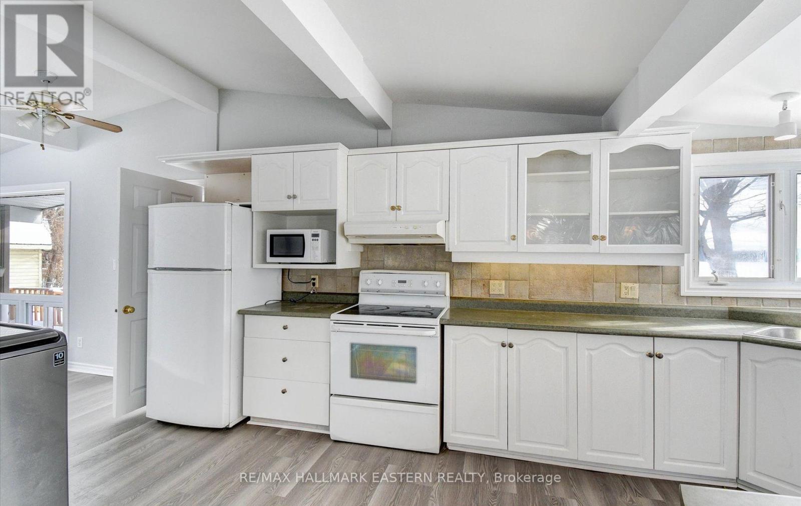 30 Edgewater Drive, Selwyn, Ontario  K0L 1T0 - Photo 8 - X12538466