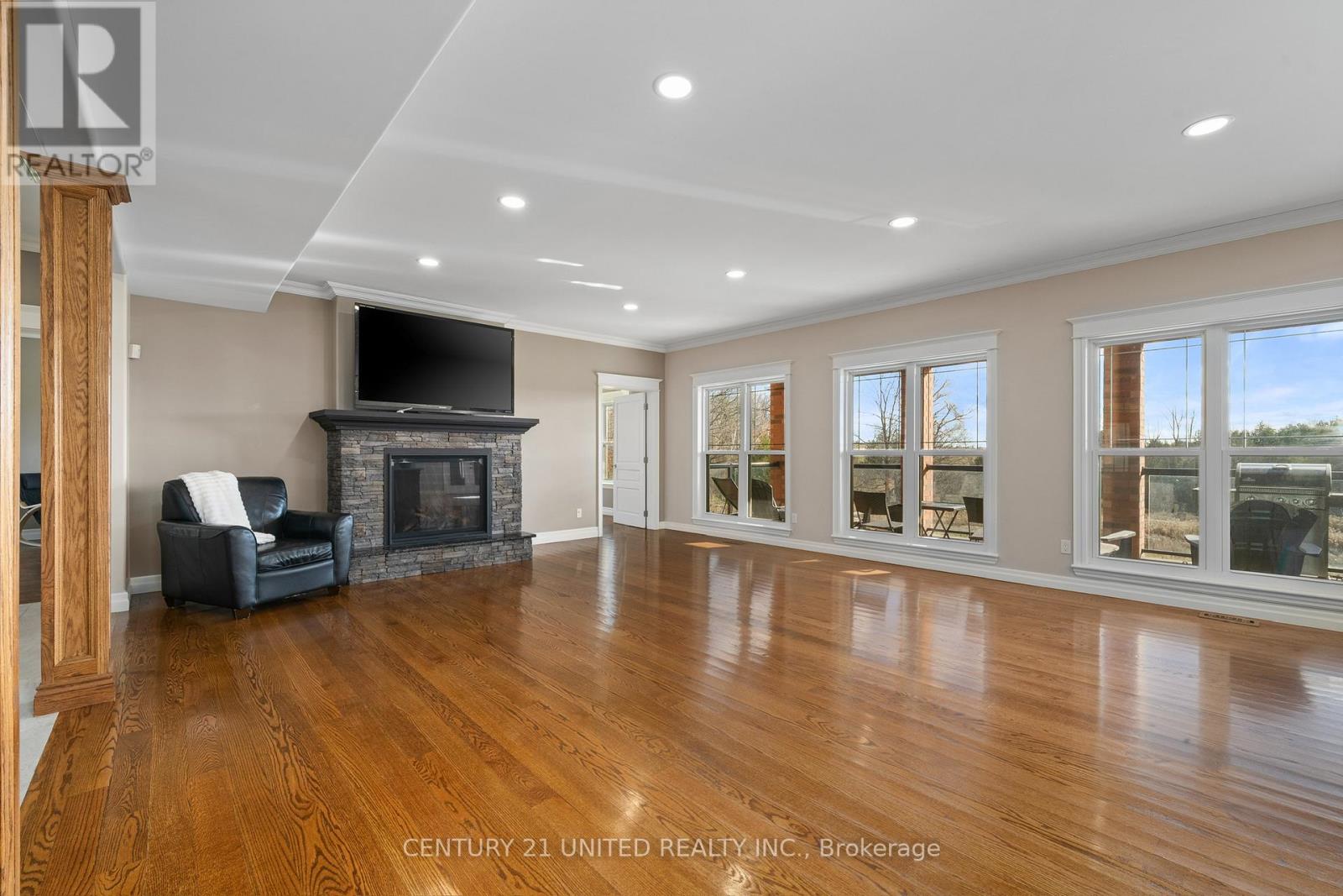 73 Maple Ridge Drive, Kawartha Lakes (Emily), Ontario  K0L 2W0 - Photo 8 - X12538720