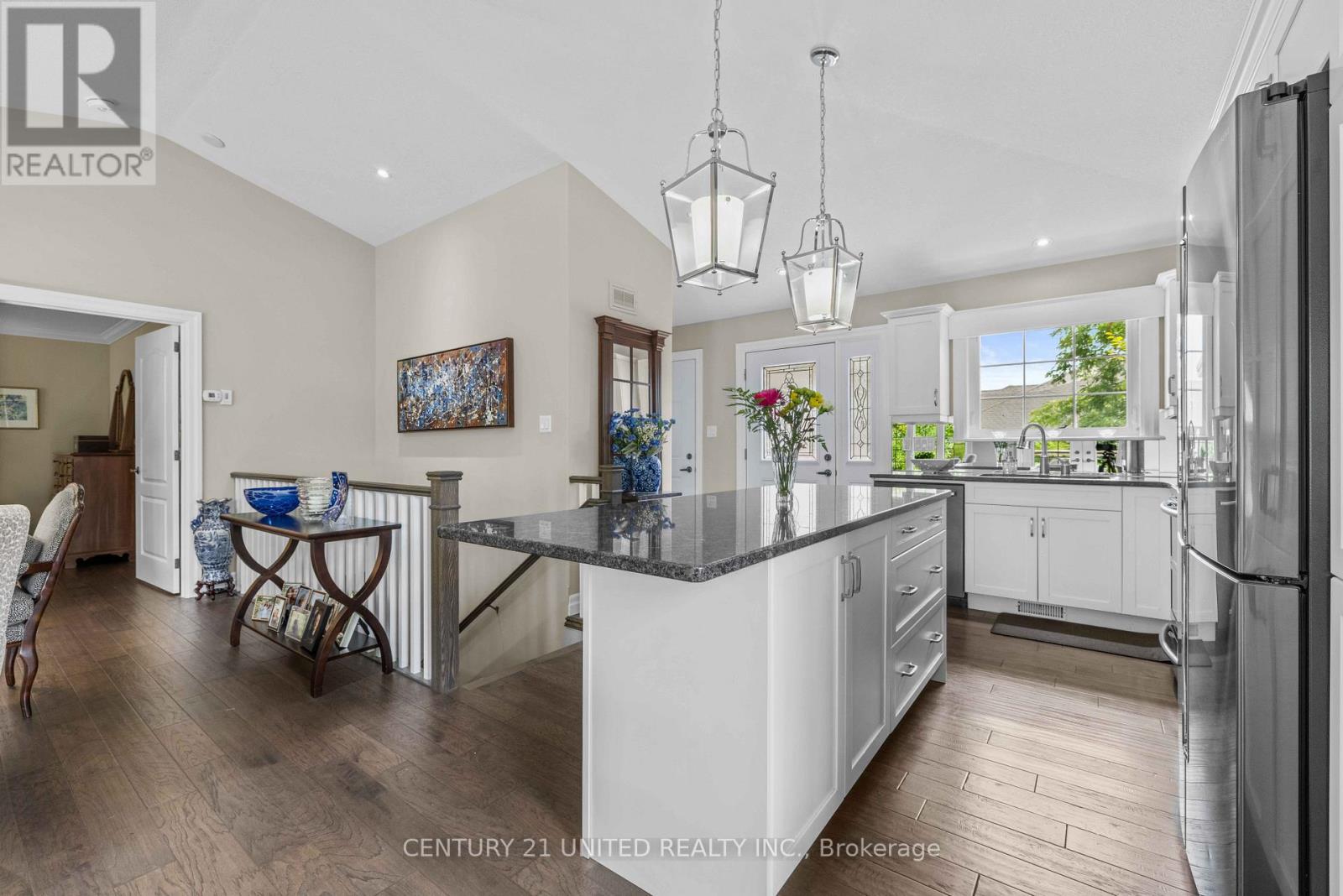 160 - 301 Carnegie Avenue, Peterborough (Northcrest Ward 5), Ontario  K9L 0E9 - Photo 3 - X12538860