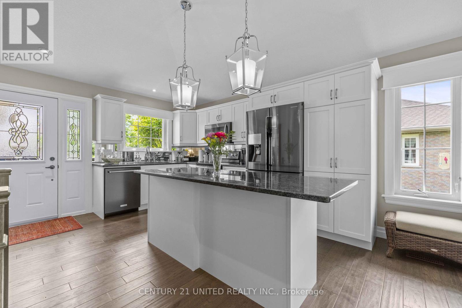 160 - 301 Carnegie Avenue, Peterborough (Northcrest Ward 5), Ontario  K9L 0E9 - Photo 4 - X12538860