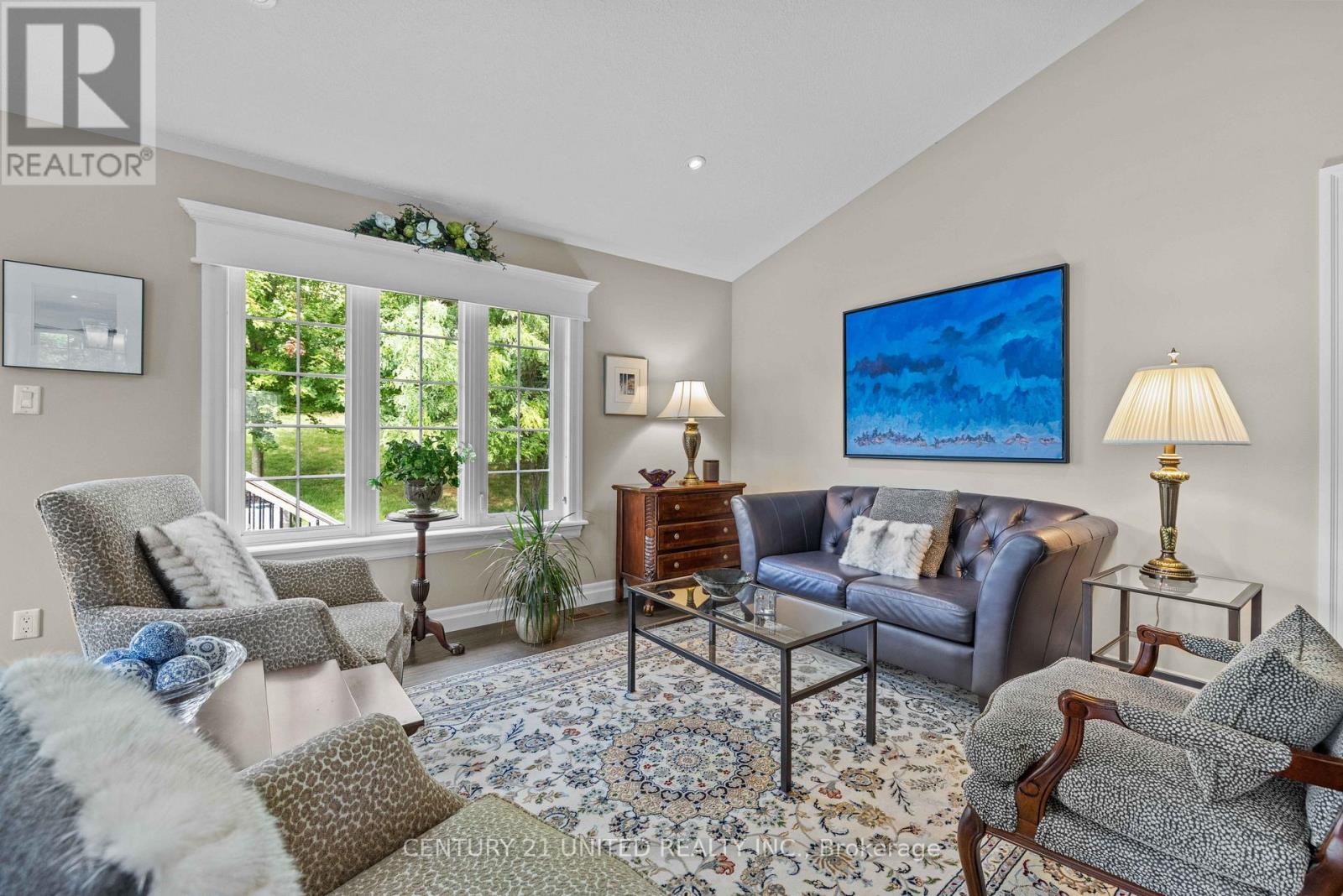 160 - 301 Carnegie Avenue, Peterborough (Northcrest Ward 5), Ontario  K9L 0E9 - Photo 6 - X12538860