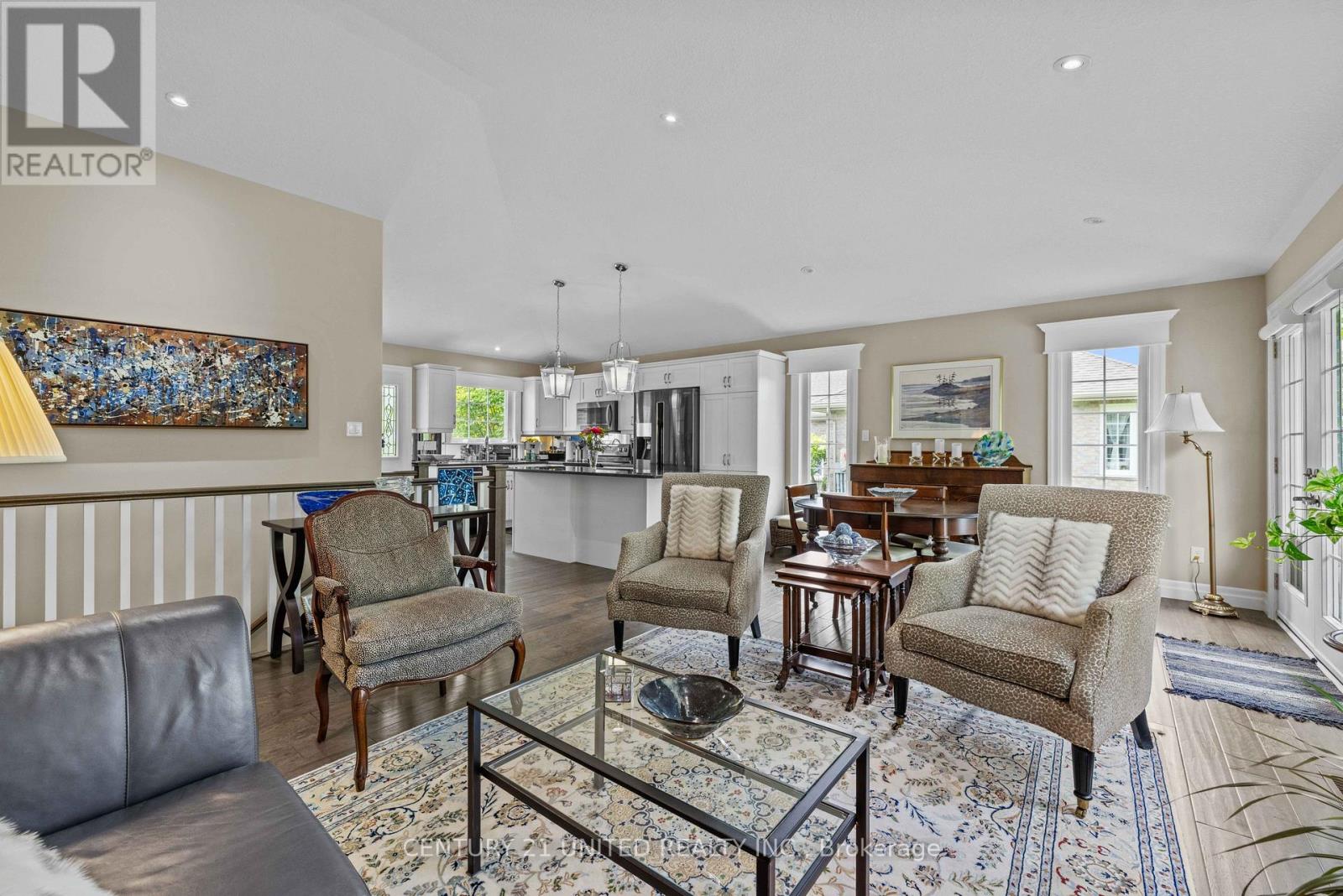 160 - 301 Carnegie Avenue, Peterborough (Northcrest Ward 5), Ontario  K9L 0E9 - Photo 7 - X12538860