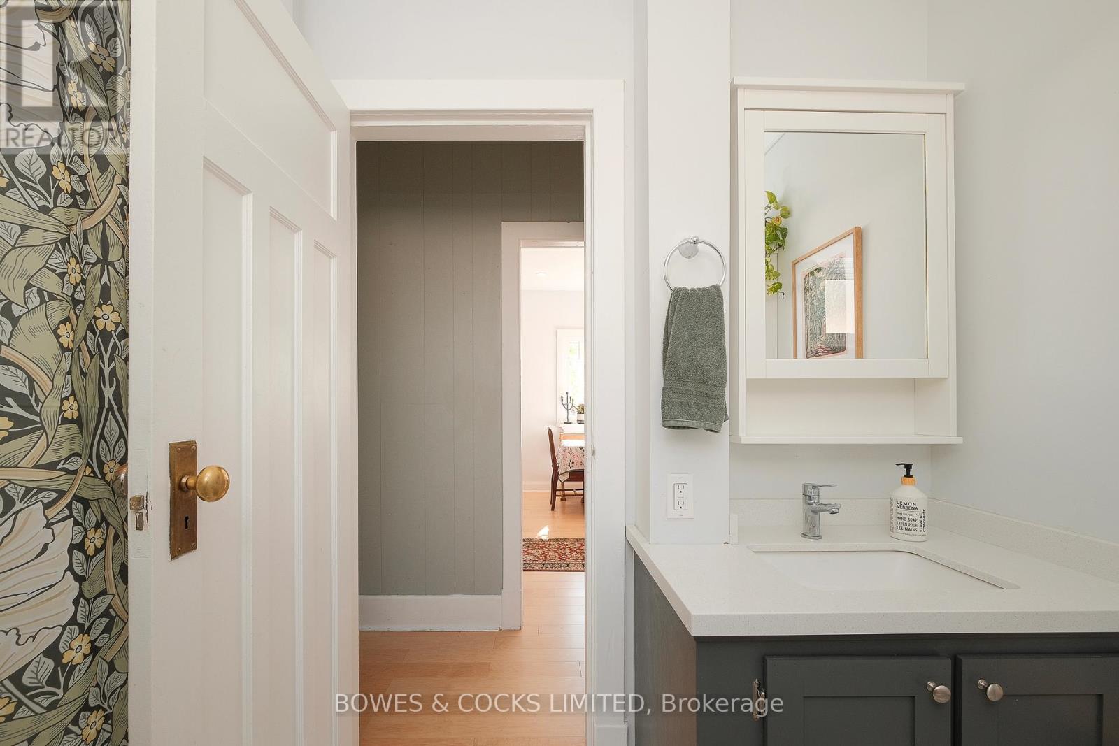 705 Young Street, Peterborough (Otonabee Ward 1), Ontario  K9J 3A3 - Photo 14 - X12539054