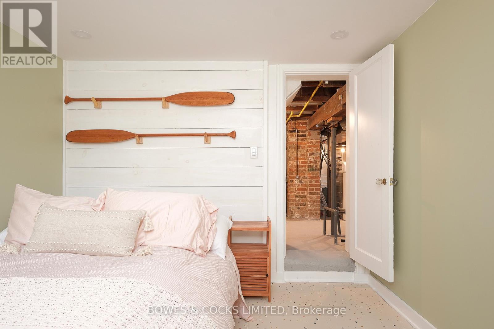 705 Young Street, Peterborough (Otonabee Ward 1), Ontario  K9J 3A3 - Photo 20 - X12539054