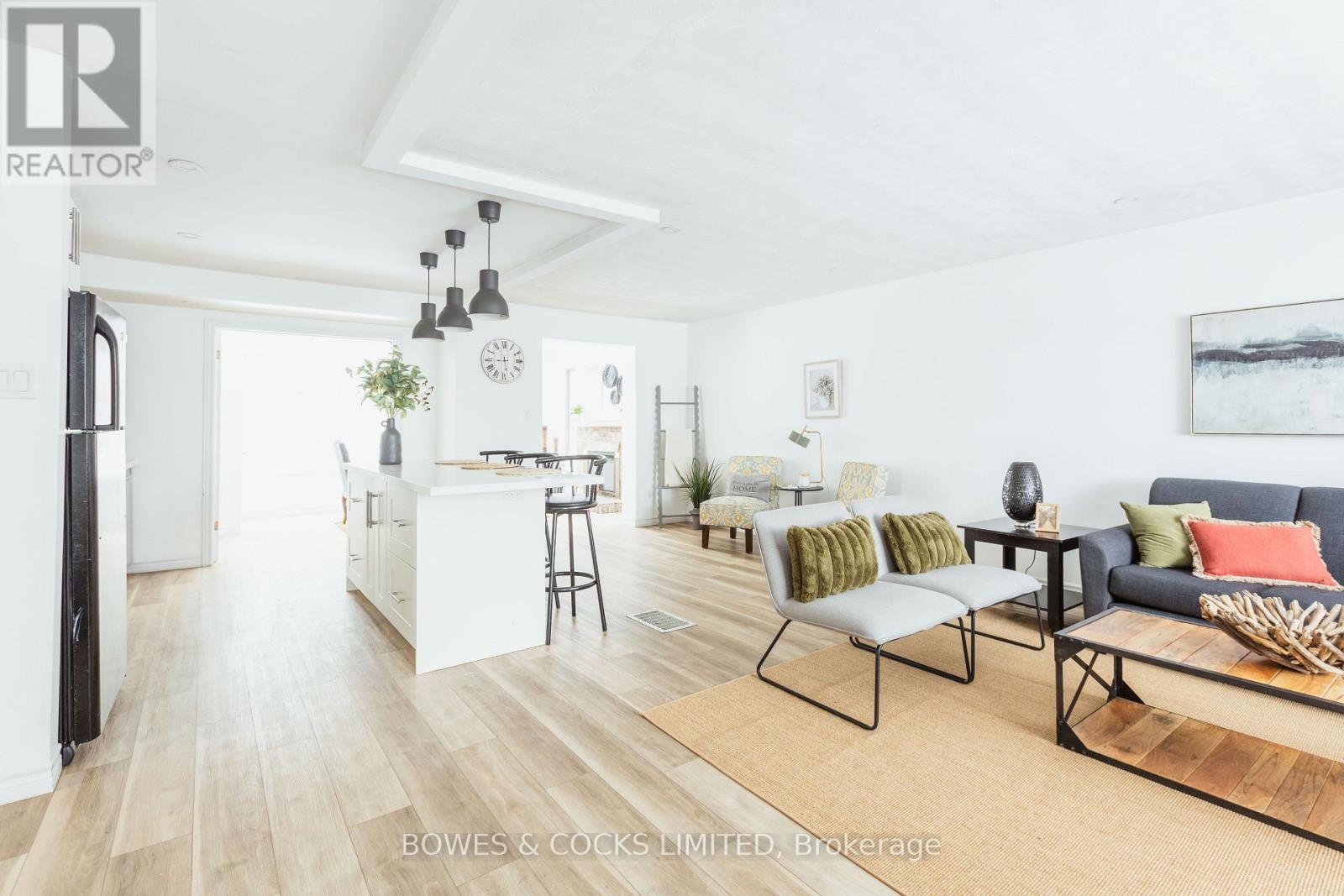 1283 Amundsen Avenue, Peterborough (Northcrest Ward 5), Ontario  K9H 6T5 - Photo 10 - X12539686