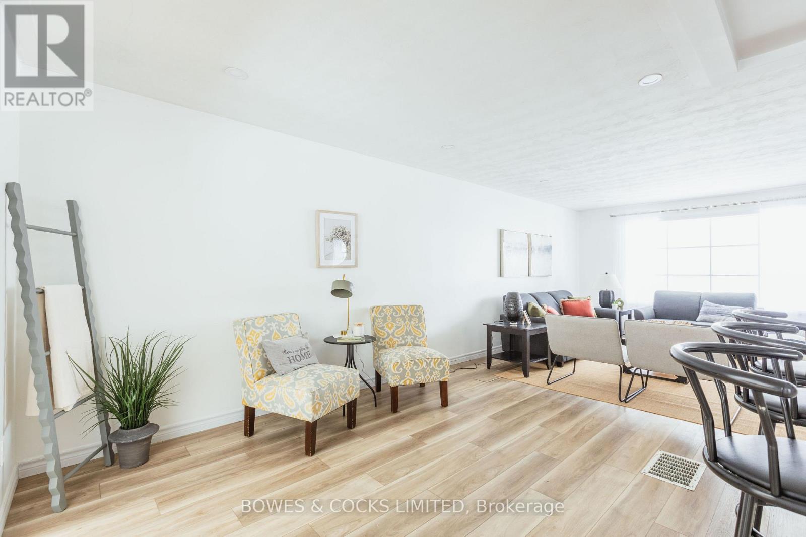 1283 Amundsen Avenue, Peterborough (Northcrest Ward 5), Ontario  K9H 6T5 - Photo 12 - X12539686