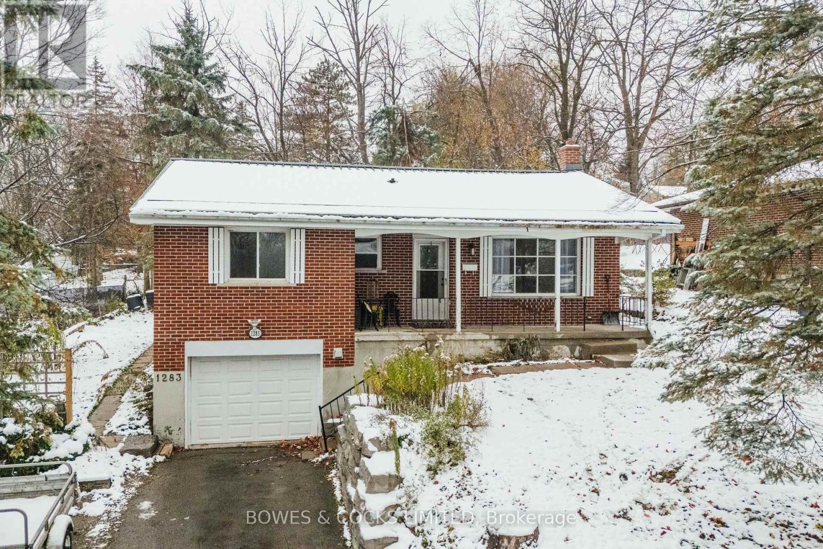 1283 Amundsen Avenue, Peterborough (Northcrest Ward 5), Ontario  K9H 6T5 - Photo 4 - X12539686
