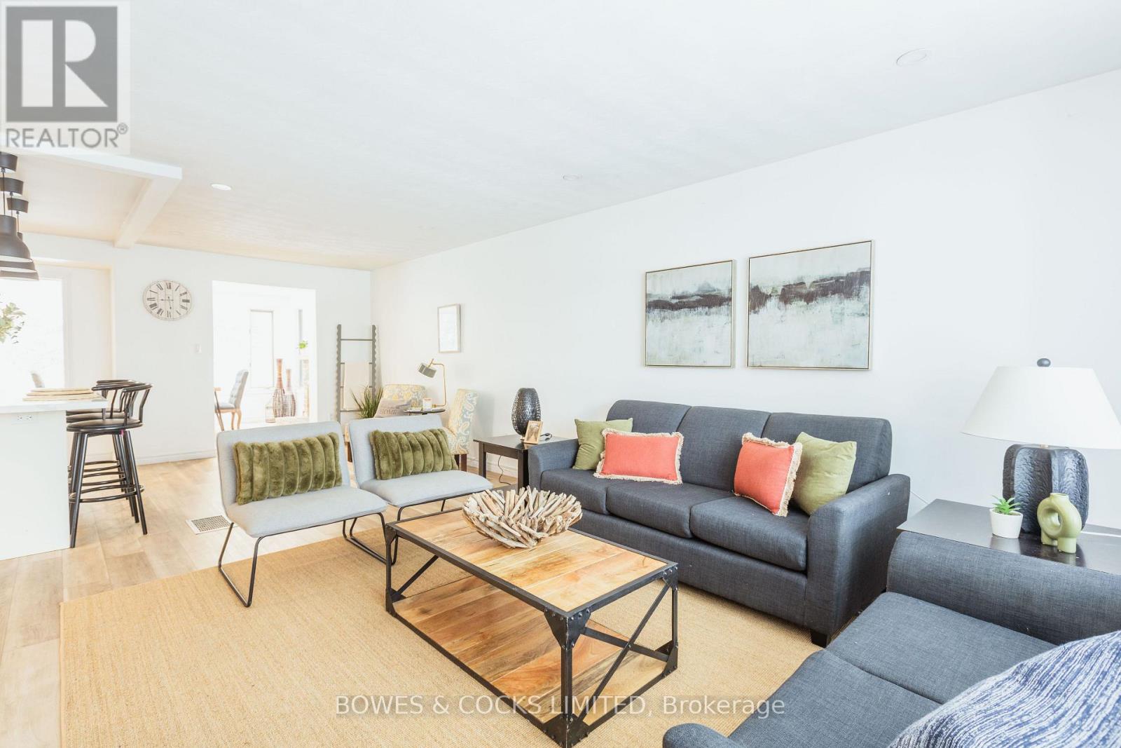 1283 Amundsen Avenue, Peterborough (Northcrest Ward 5), Ontario  K9H 6T5 - Photo 7 - X12539686