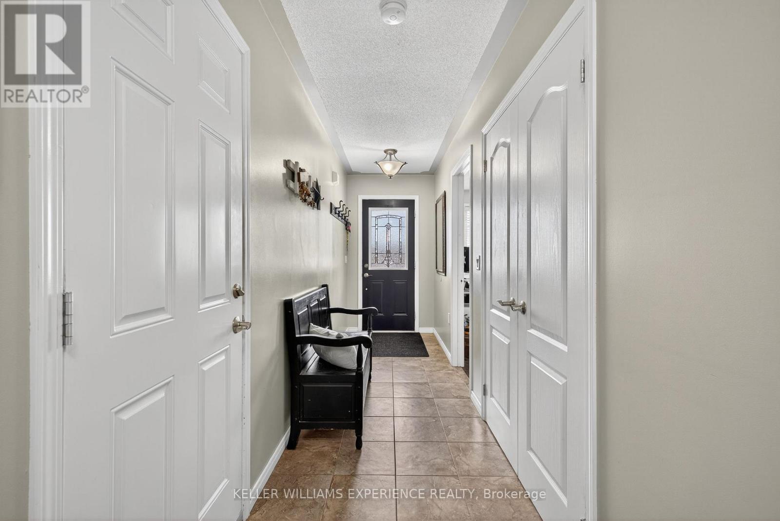 661 Clancy Crescent, Peterborough (Otonabee Ward 1), Ontario  K9K 2S3 - Photo 5 - X12540016