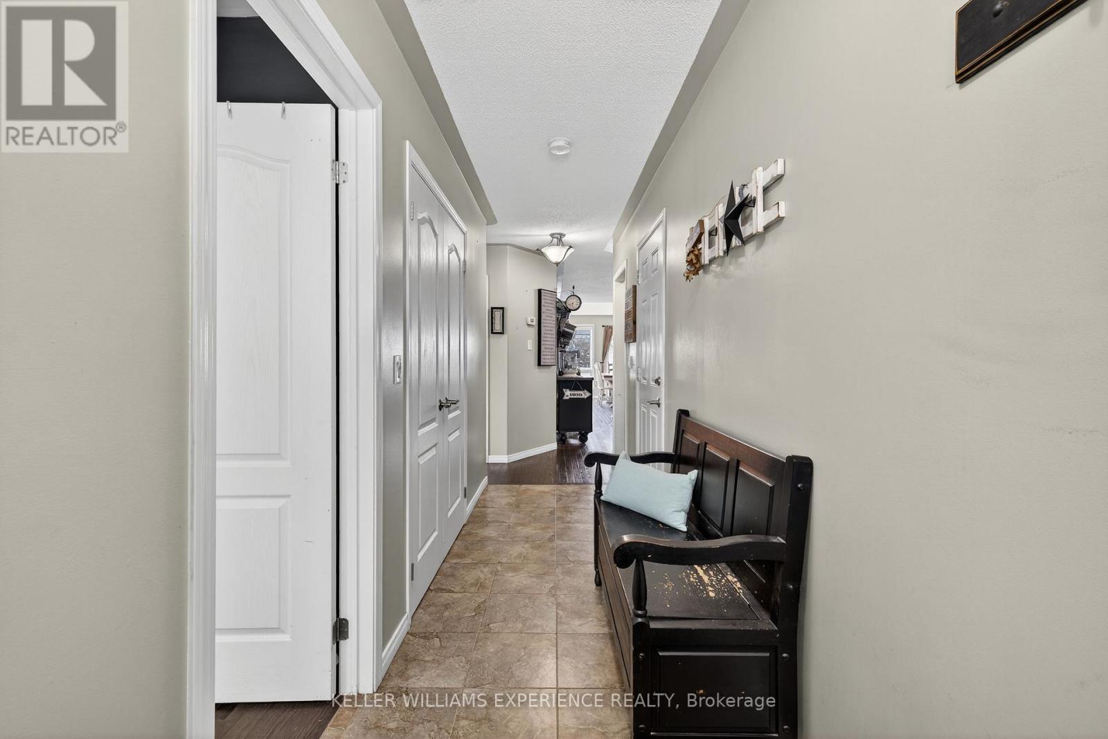 661 Clancy Crescent, Peterborough (Otonabee Ward 1), Ontario  K9K 2S3 - Photo 7 - X12540016