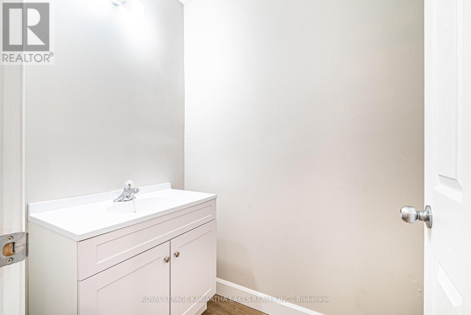 50 St Patrick Street, Kawartha Lakes (Lindsay), Ontario  K9V 1R3 - Photo 14 - X12540502