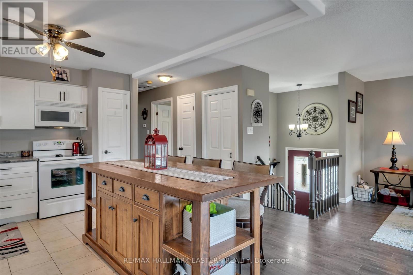 2574 Foxmeadow Road, Peterborough (Ashburnham Ward 4), Ontario  K9L 1X2 - Photo 10 - X12540548