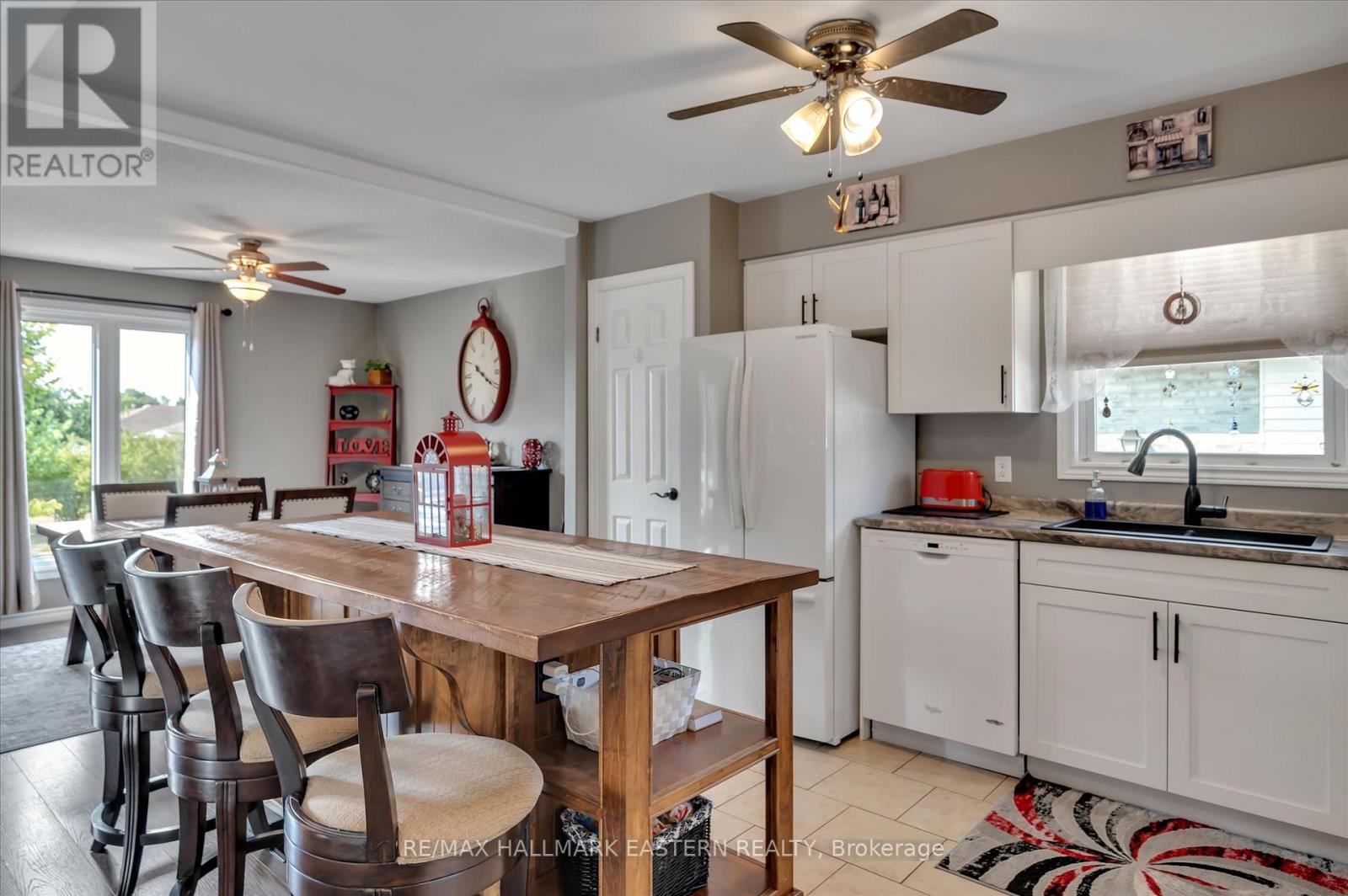 2574 Foxmeadow Road, Peterborough (Ashburnham Ward 4), Ontario  K9L 1X2 - Photo 11 - X12540548