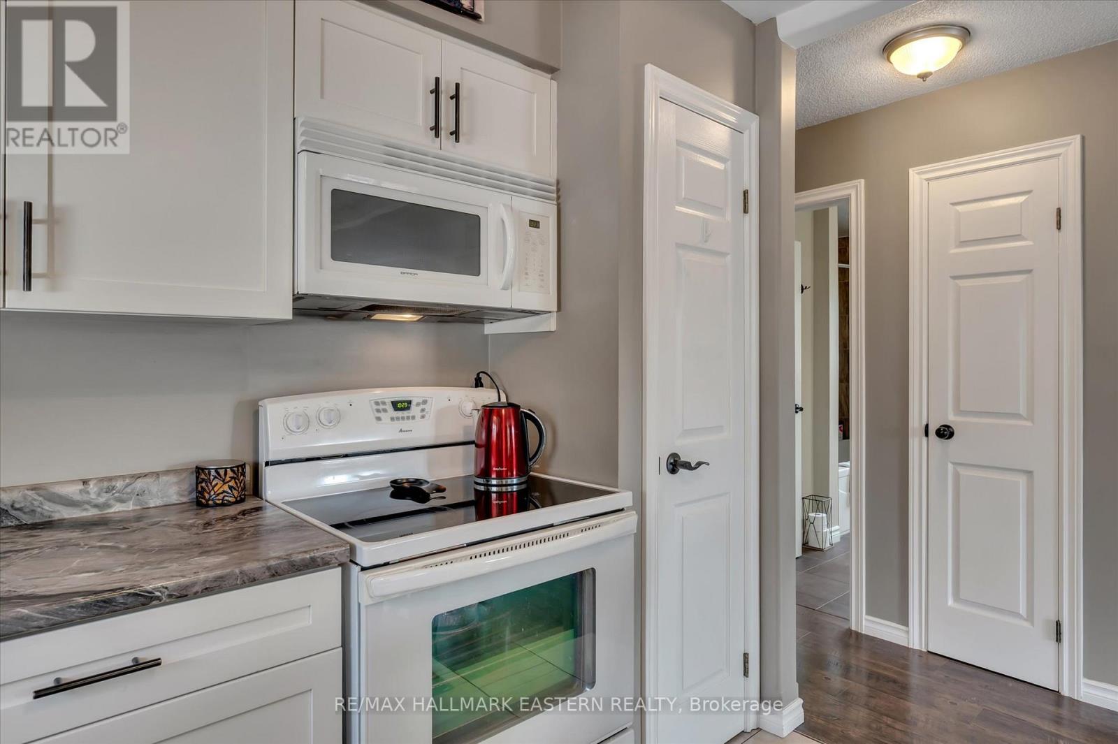 2574 Foxmeadow Road, Peterborough (Ashburnham Ward 4), Ontario  K9L 1X2 - Photo 15 - X12540548