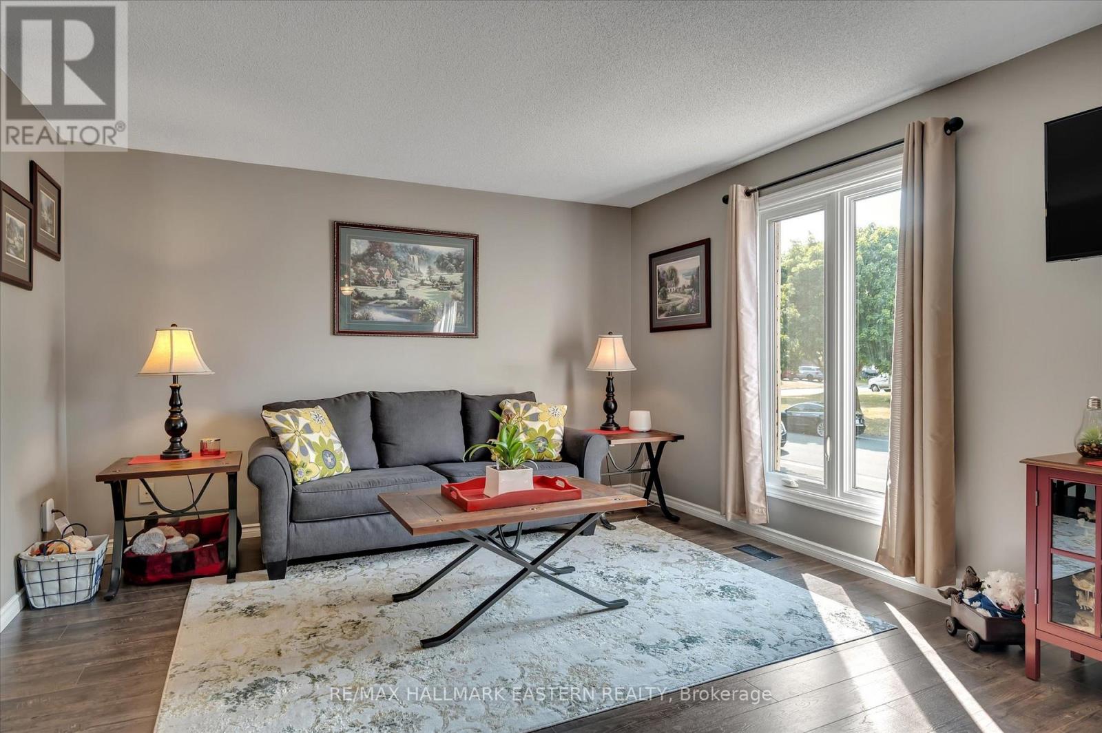 2574 Foxmeadow Road, Peterborough (Ashburnham Ward 4), Ontario  K9L 1X2 - Photo 4 - X12540548