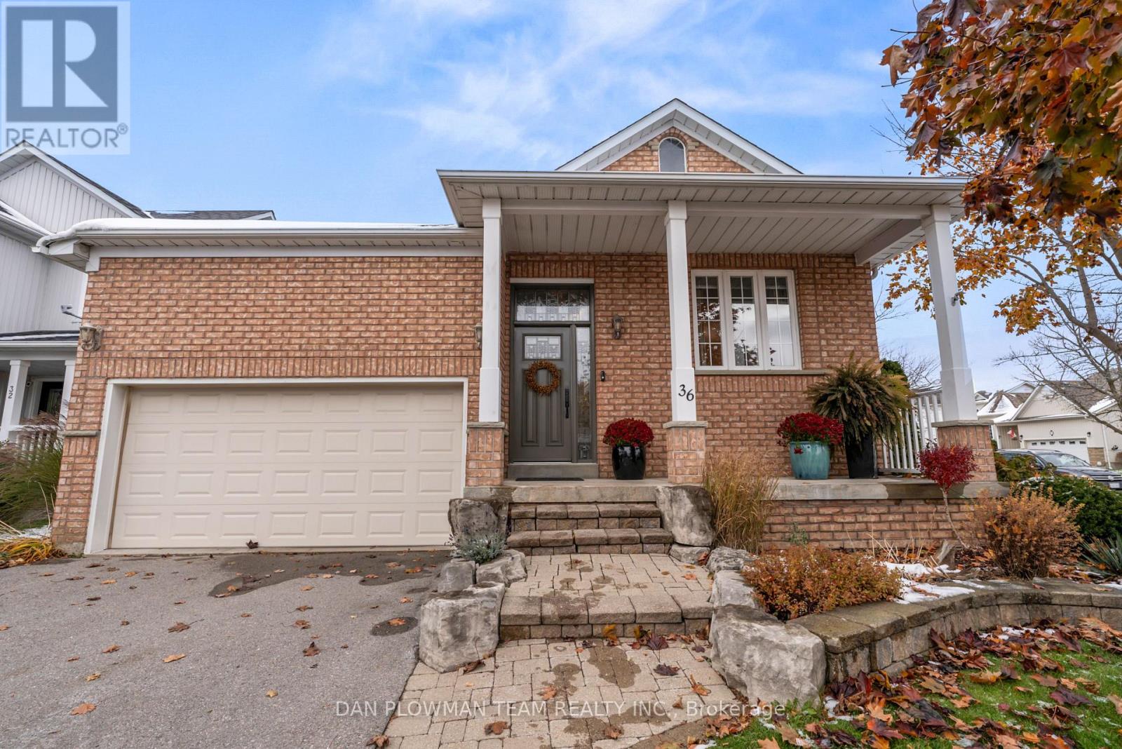 36 Shipley Avenue, Clarington (Newcastle), Ontario  L1B 1M6 - Photo 2 - E12540498