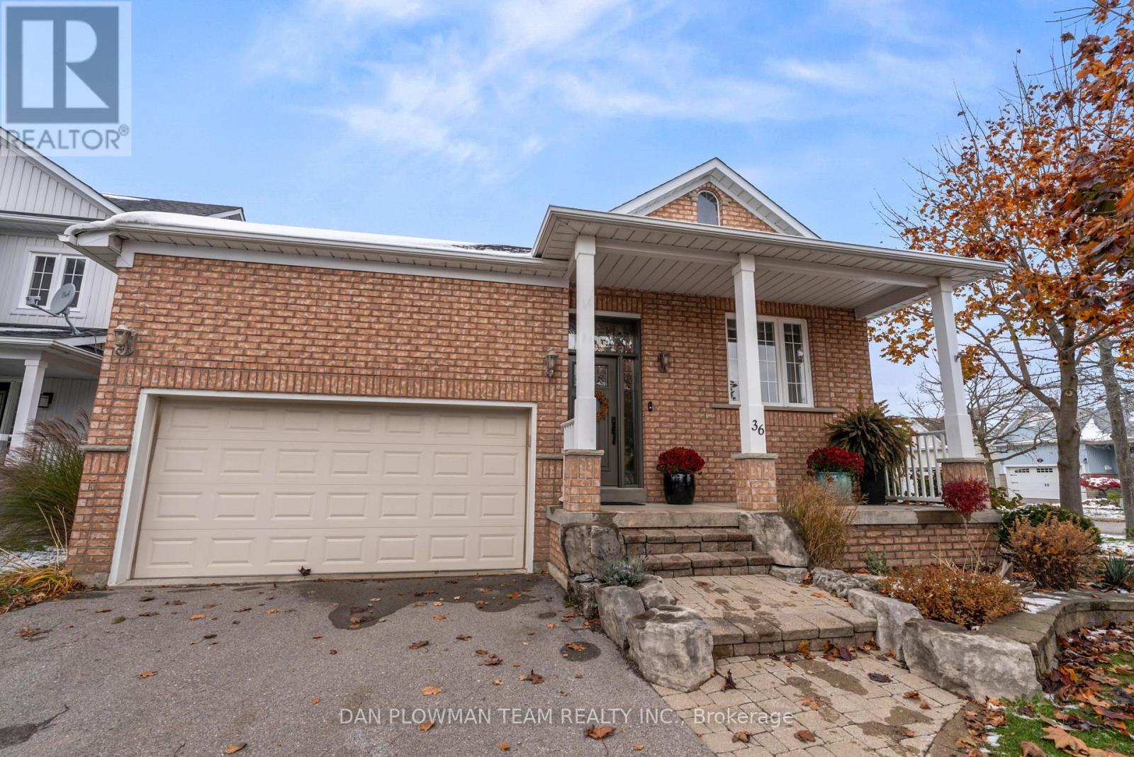 36 Shipley Avenue, Clarington (Newcastle), Ontario  L1B 1M6 - Photo 3 - E12540498
