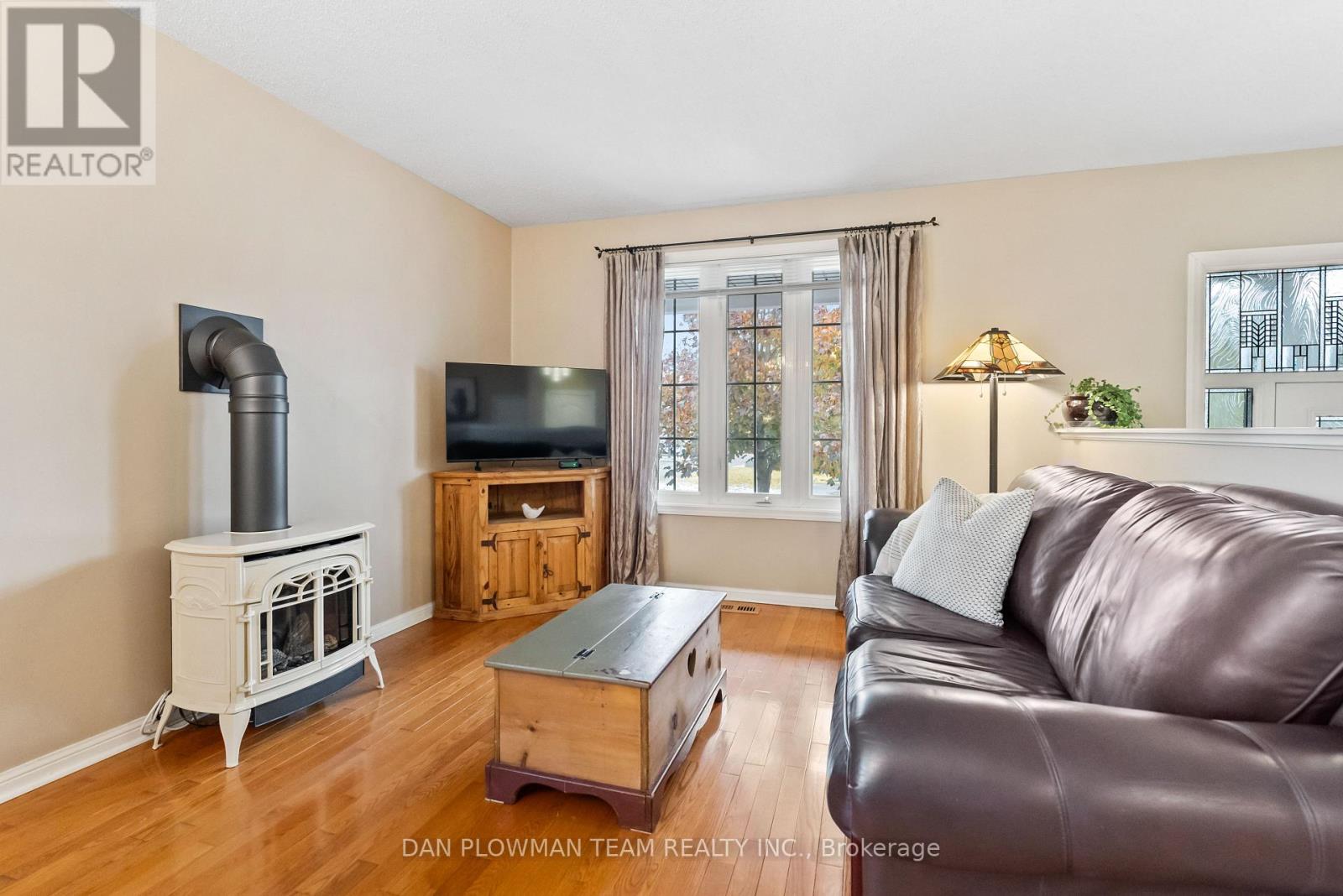 36 Shipley Avenue, Clarington (Newcastle), Ontario  L1B 1M6 - Photo 7 - E12540498