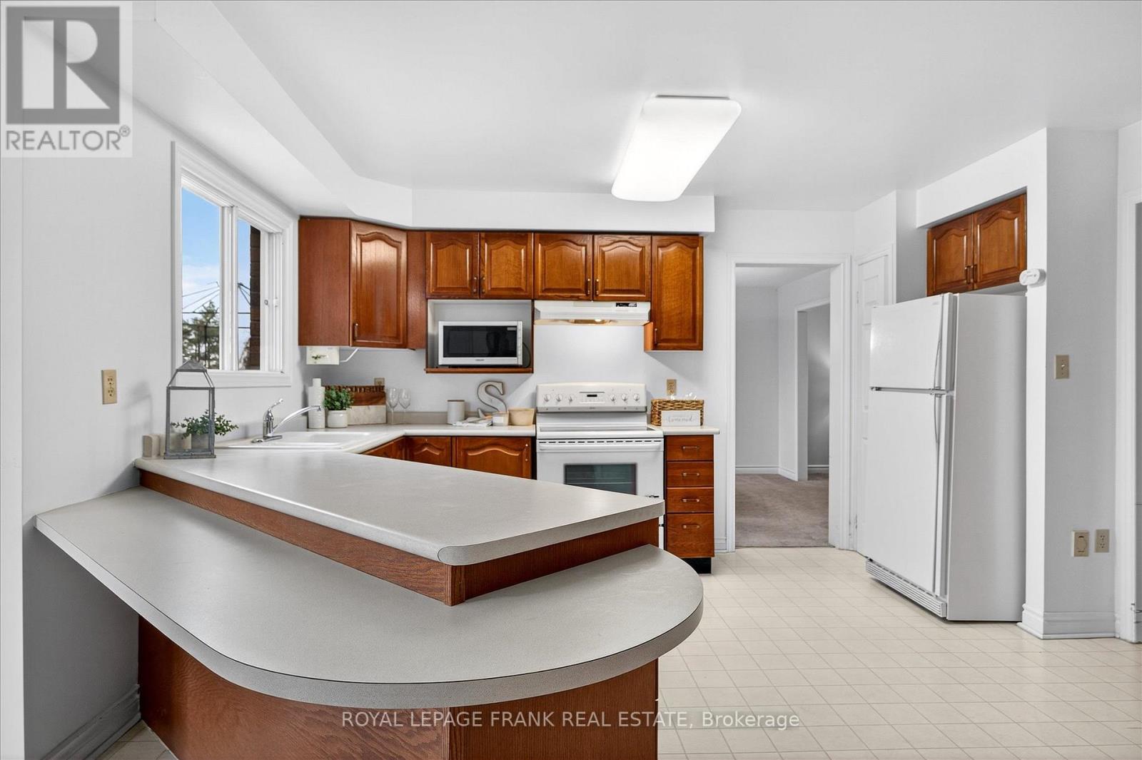 544 Fortye Drive, Peterborough (Otonabee Ward 1), Ontario  K9K 2H2 - Photo 10 - X12540854