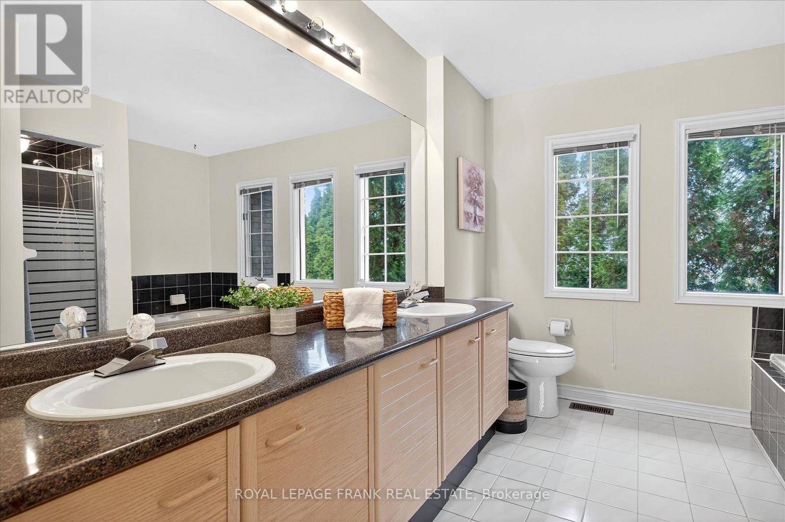 544 Fortye Drive, Peterborough (Otonabee Ward 1), Ontario  K9K 2H2 - Photo 32 - X12540854