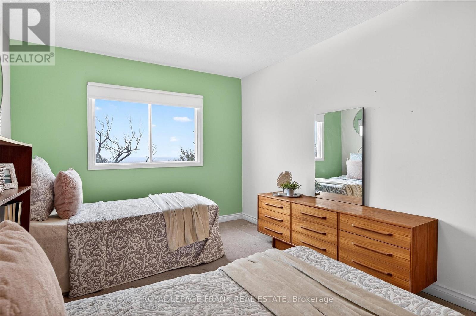 544 Fortye Drive, Peterborough (Otonabee Ward 1), Ontario  K9K 2H2 - Photo 37 - X12540854