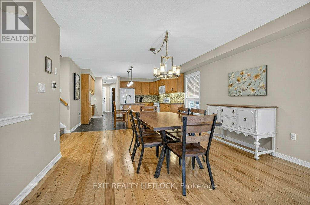 659 Tully Crescent, Peterborough (Monaghan Ward 2), Ontario  K9K 0A9 - Photo 12 - X12542032