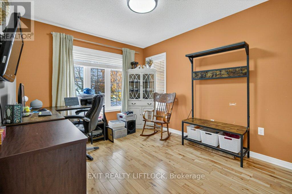 659 Tully Crescent, Peterborough (Monaghan Ward 2), Ontario  K9K 0A9 - Photo 17 - X12542032