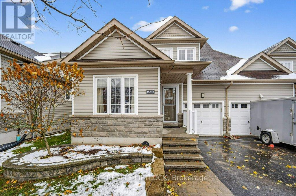 659 Tully Crescent, Peterborough (Monaghan Ward 2), Ontario  K9K 0A9 - Photo 2 - X12542032